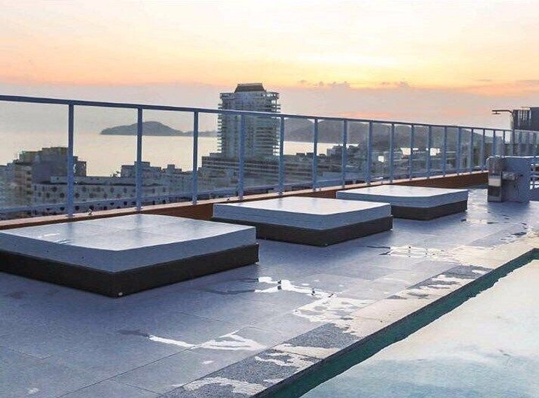 Lazer completo com piscina e sauna no Gonzaga