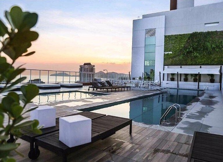 Lazer completo com piscina e sauna no Gonzaga