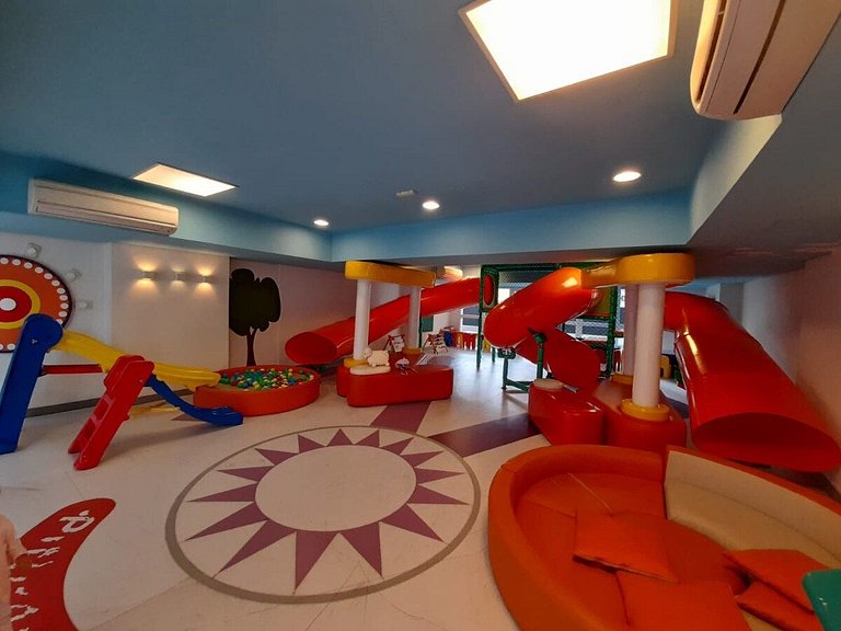 Lazer completo com piscina e sauna no Gonzaga