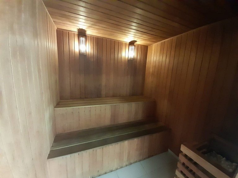 Lazer completo com piscina e sauna no Gonzaga