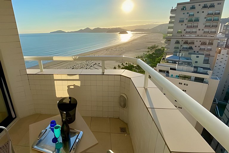 Incrível vista para o mar com piscina no Boqueirão