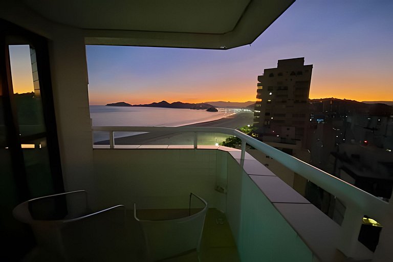 Incrível vista para o mar com piscina no Boqueirão