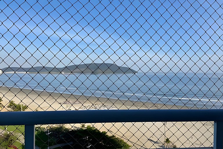 Encantador com vista mar, piscina, e wi-fi !