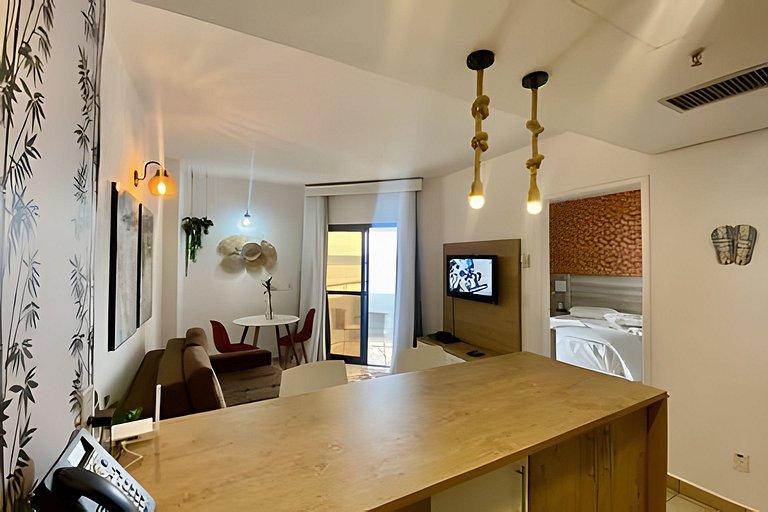 Encantador com vista mar, piscina, e wi-fi !