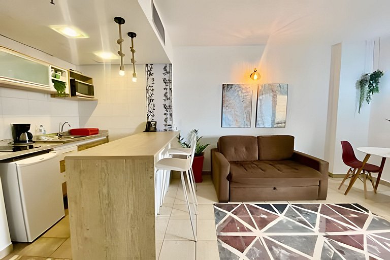 Encantador com vista mar, piscina, e wi-fi !