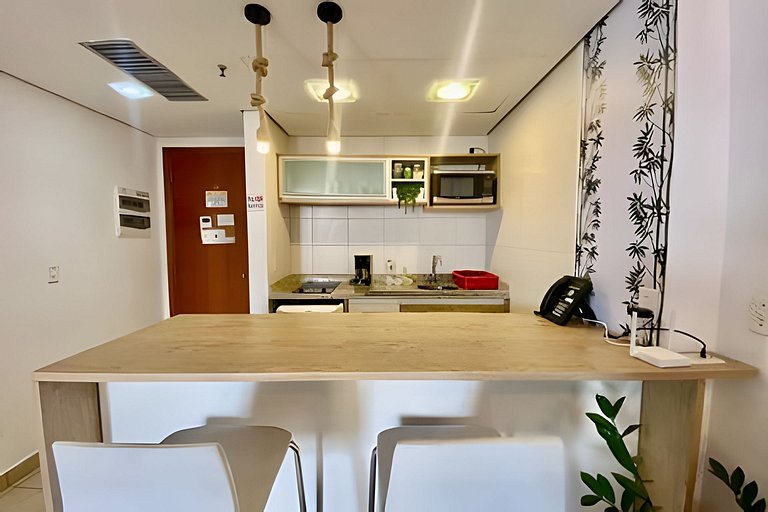 Encantador com vista mar, piscina, e wi-fi !