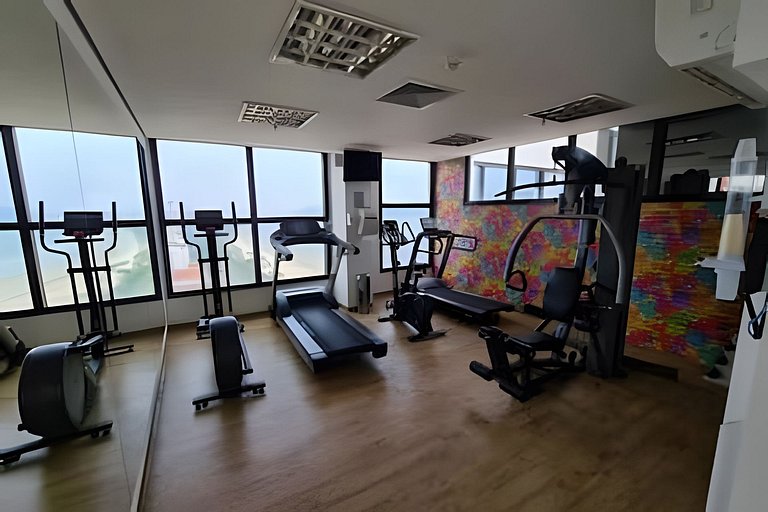 Encantador com vista mar, piscina, e wi-fi !