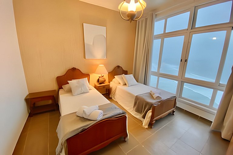 Alto padrão pé na areia no Guaruja. Encante-se!
