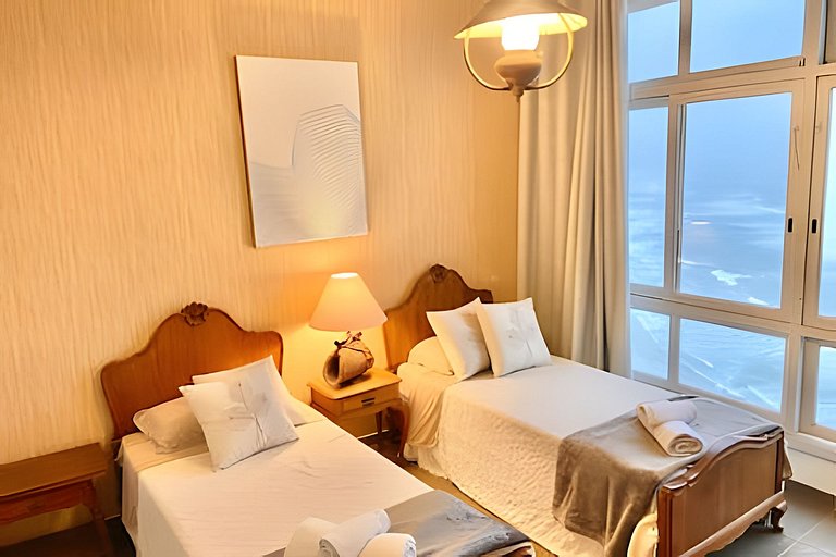 Alto padrão pé na areia no Guaruja. Encante-se!