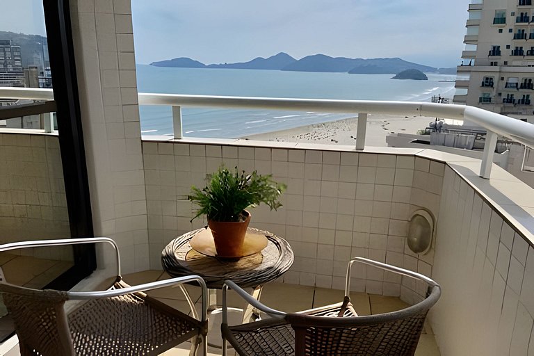 Charmoso flat com vista mar, piscina e wi fi!