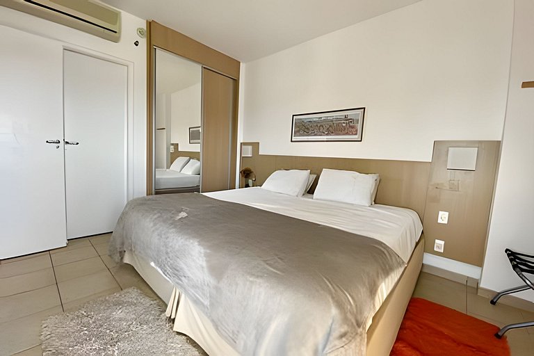 Charmoso flat com vista mar, piscina e wi fi!