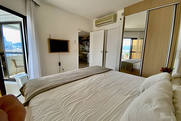Charmoso flat com vista mar, piscina e wi fi!