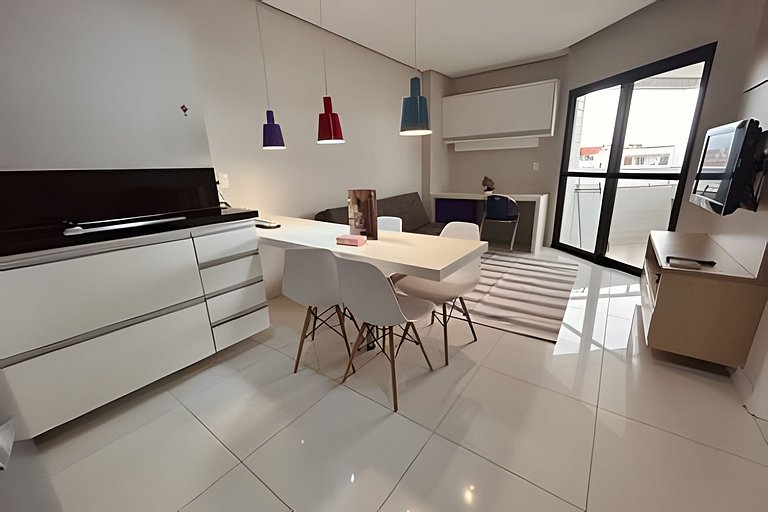 Flat no melhor de Santos. Pé na areia com piscina!