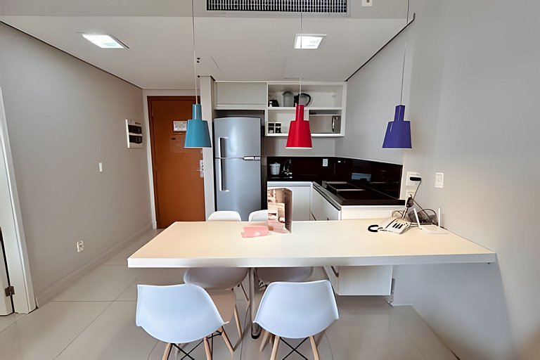 Flat no melhor de Santos. Pé na areia com piscina!