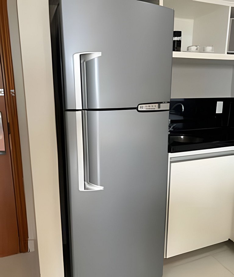 Flat no melhor de Santos. Pé na areia com piscina!