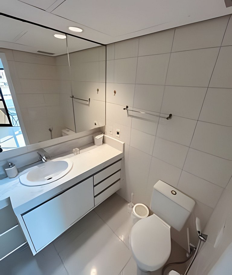 Flat no melhor de Santos. Pé na areia com piscina!