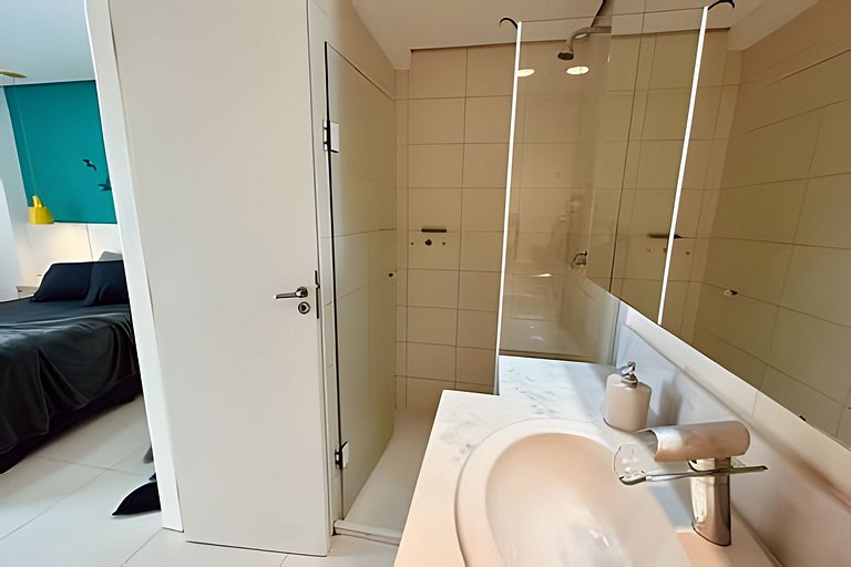 SHB - Flat no melhor de Santos. Pé na areia!