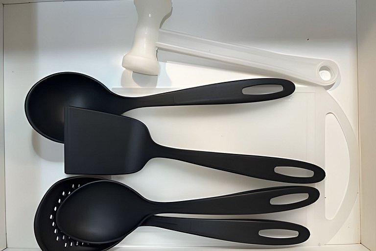 SHB - Flat no melhor de Santos. Pé na areia!