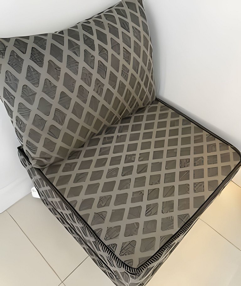 Flat no melhor de Santos. Pé na areia com piscina!
