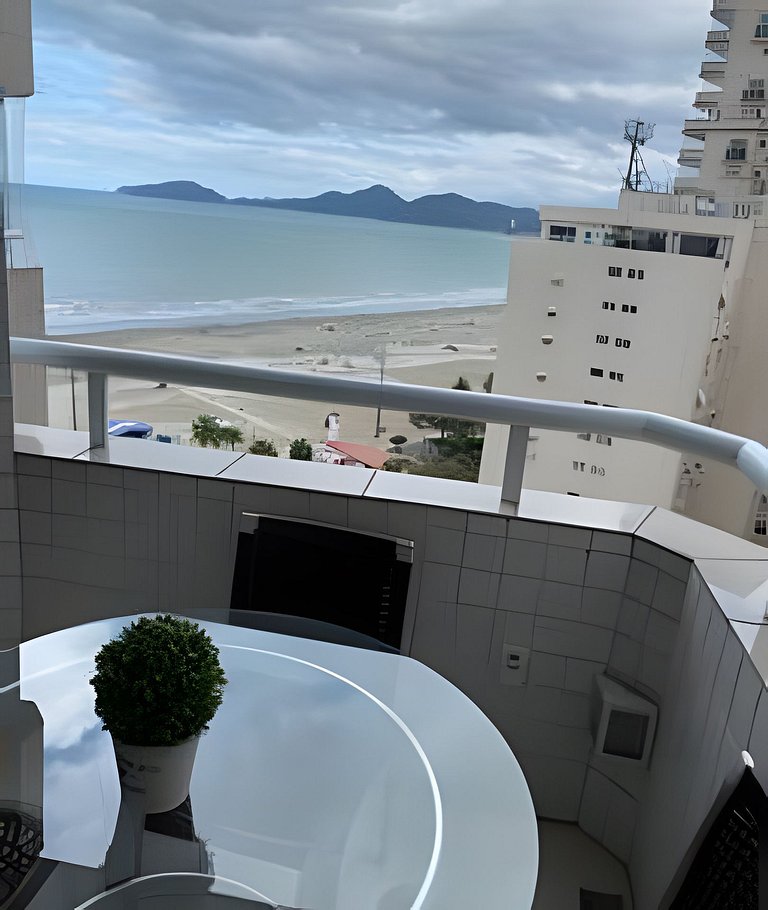 "Serenidade Marítima: Vista Impressionante