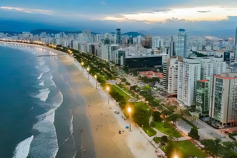 Flat à beira-mar no melhor de Santos para família!