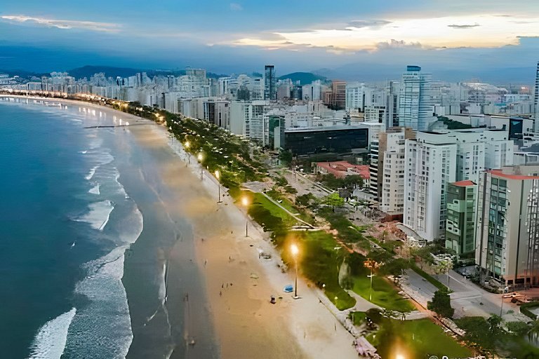 Flat à beira-mar no melhor de Santos para família!