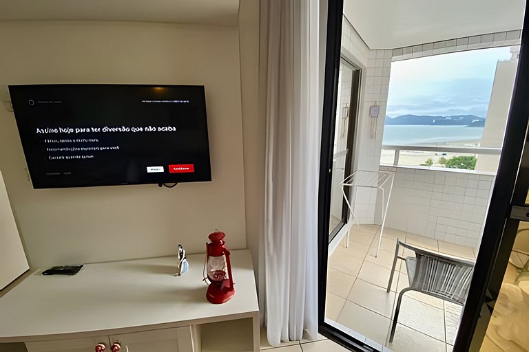 Piscina, vista mar e “pe na areia” em Santos