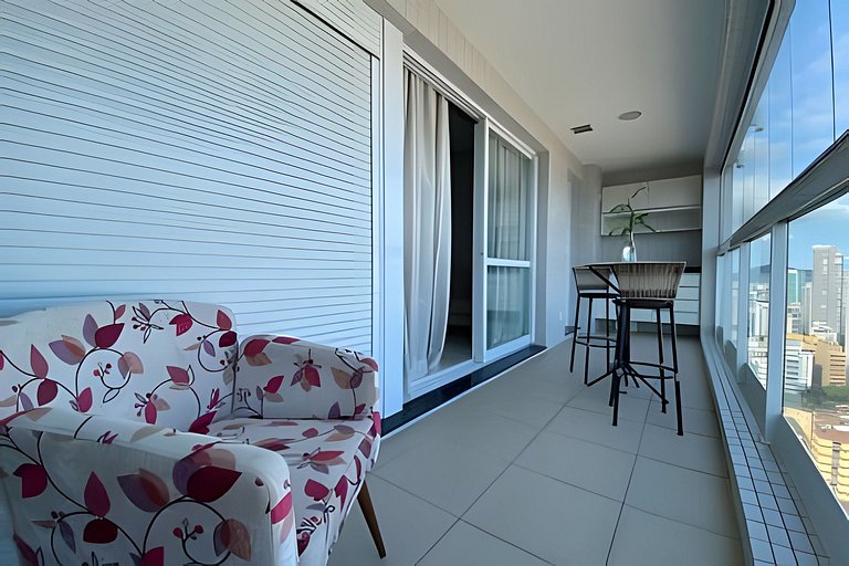 Requinte, vista mar, sauna e piscina!