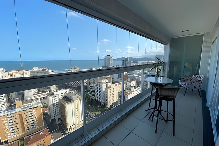 Requinte, vista mar, sauna e piscina!