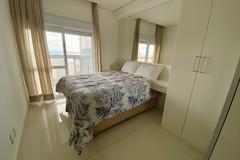 Requinte, vista mar, sauna e piscina!