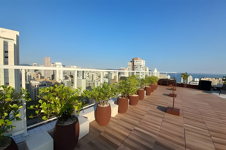 Requinte, vista mar, sauna e piscina!