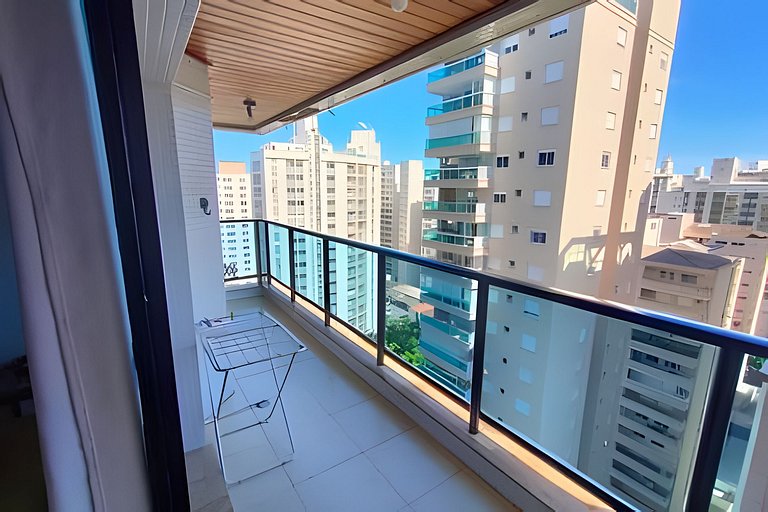 Lazer completo no melhor do Guarujá, com piscina!