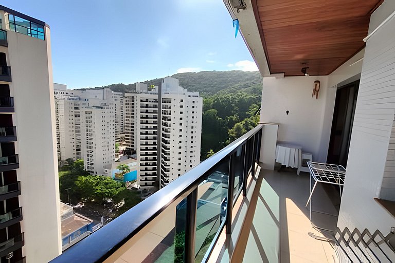 Lazer completo no melhor do Guarujá, com piscina!