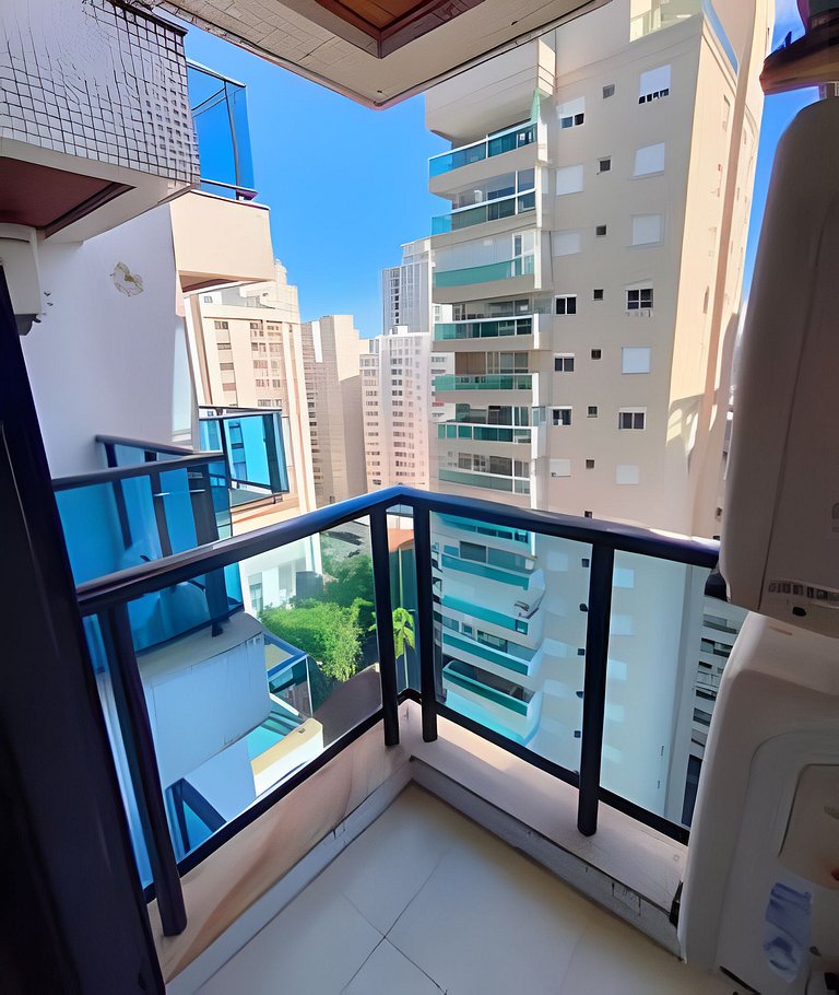 Lazer completo no melhor do Guarujá, com piscina!