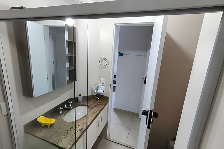 Lazer completo no melhor do Guarujá, com piscina!