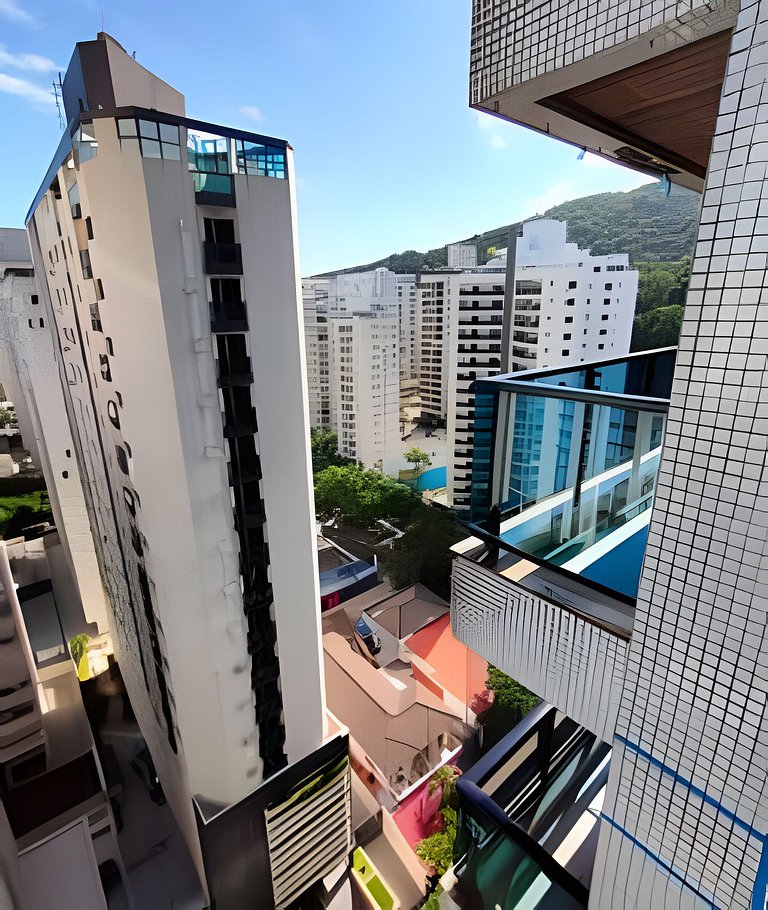 Lazer completo no melhor do Guarujá, com piscina!