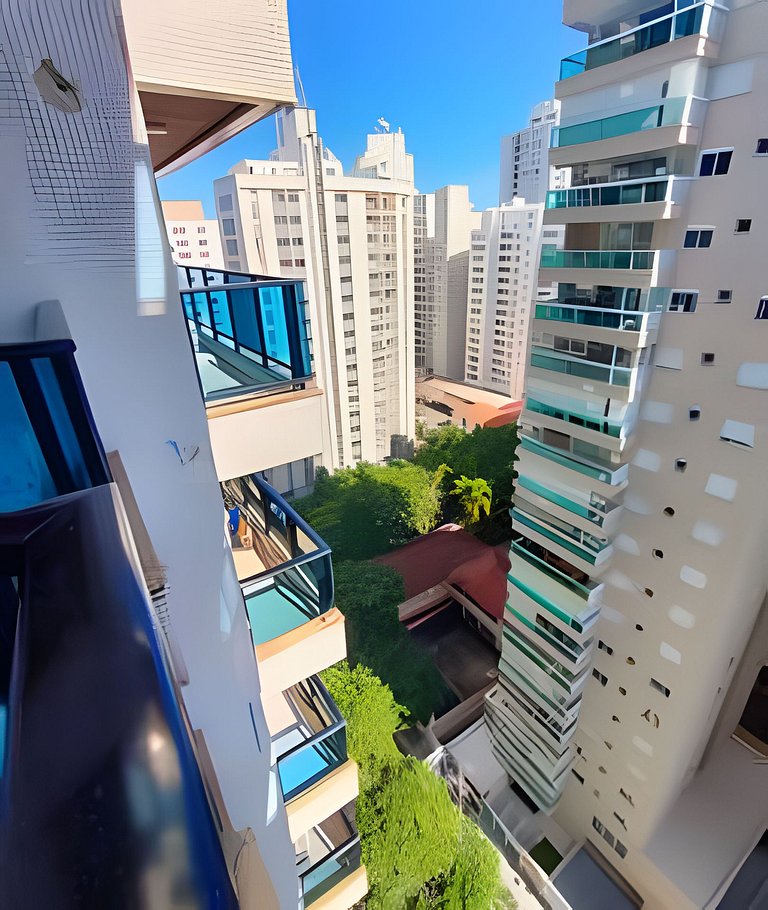 Lazer completo no melhor do Guarujá, com piscina!