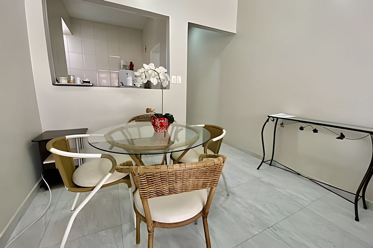 SHB - Delicioso apartamento no coração do Guarujá