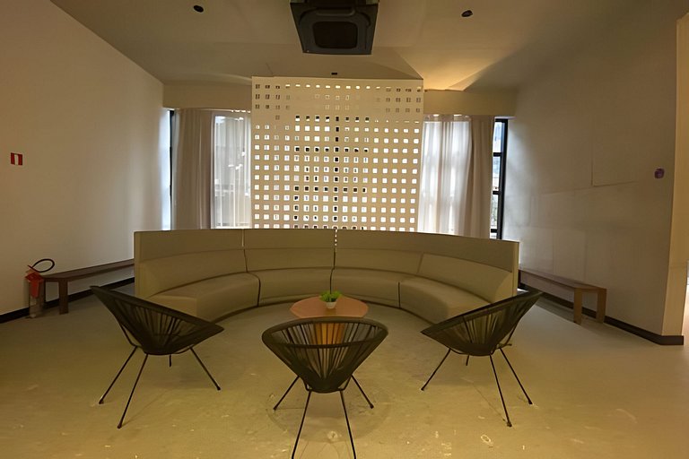 Studio com sacada / Paulista / Sirio Libanês