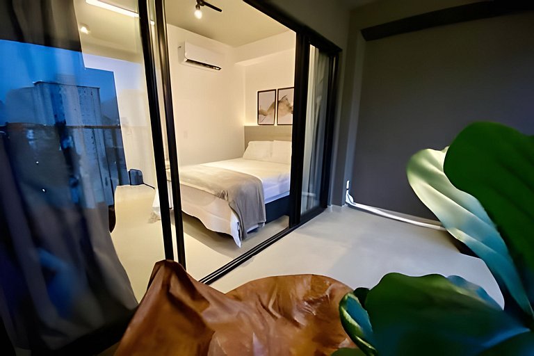 Studio com sacada e coworking prox Paulista