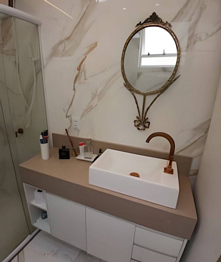 SHB - Sol e Mar: Paraíso Frente ao Horizonte Azul