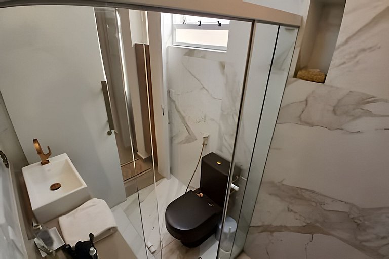 SHB - Sol e Mar: Paraíso Frente ao Horizonte Azul