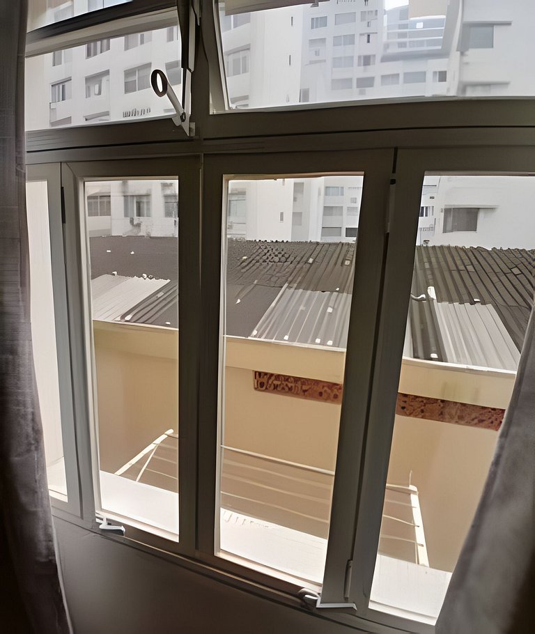 SHB - Sol e Mar: Paraíso Frente ao Horizonte Azul