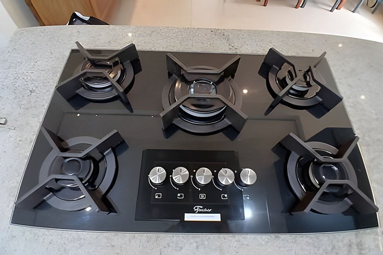 SHB - Sol e Mar: Paraíso Frente ao Horizonte Azul