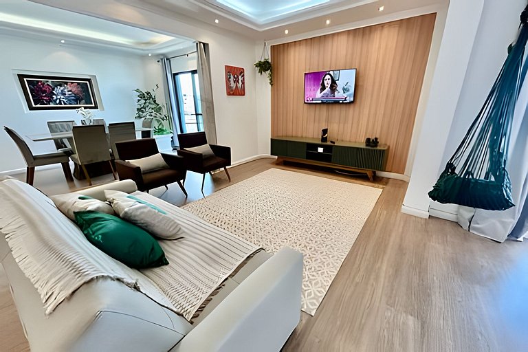 Luxuoso Duplex Familiar a Poucos Passos do Mar