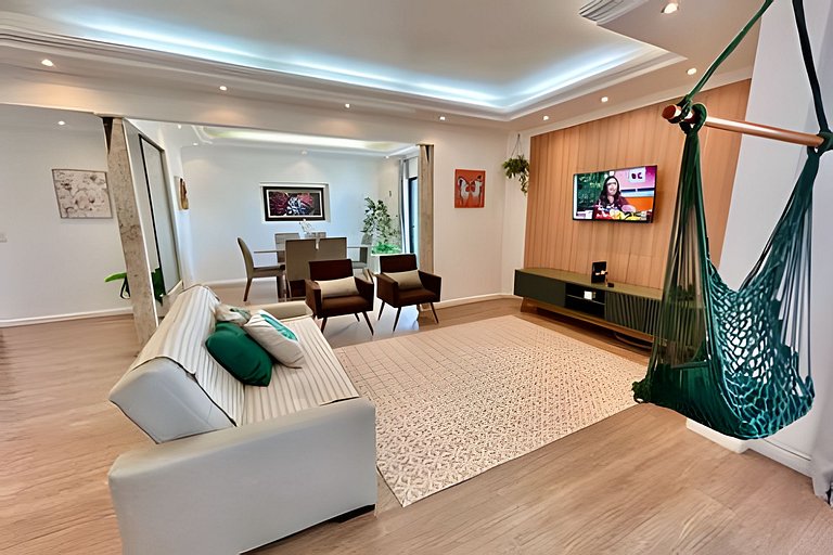 Luxuoso Duplex Familiar a Poucos Passos do Mar