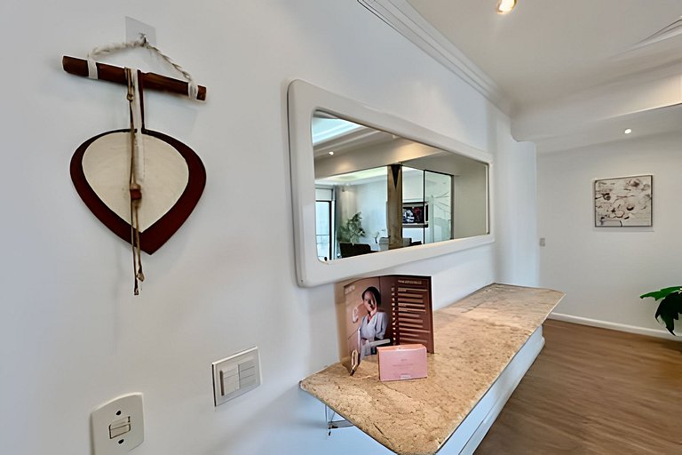 Luxuoso Duplex Familiar a Poucos Passos do Mar