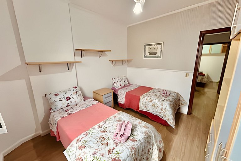 Luxuoso Duplex Familiar a Poucos Passos do Mar