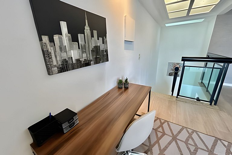 Luxuoso Duplex Familiar a Poucos Passos do Mar