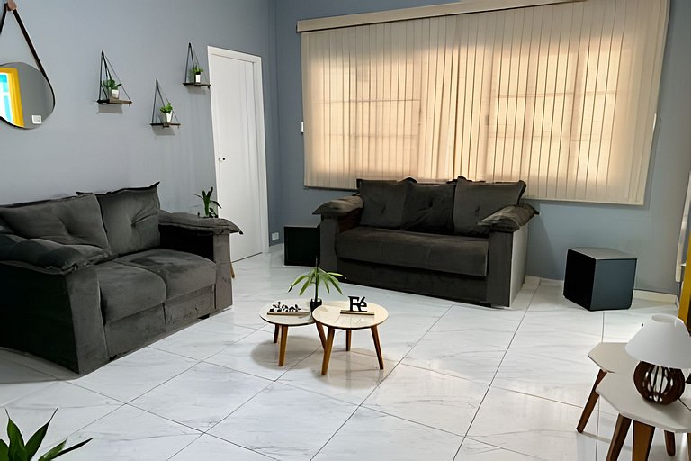 Estilo e Conforto no Gonzaga – Uma Joia em Santos!
